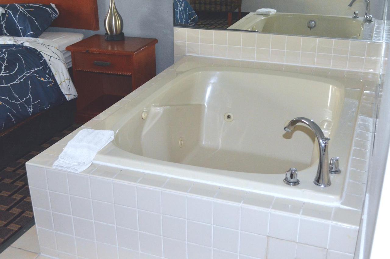 Americas Best Value Inn&Suites St. Cloud Saint Cloud Extérieur photo