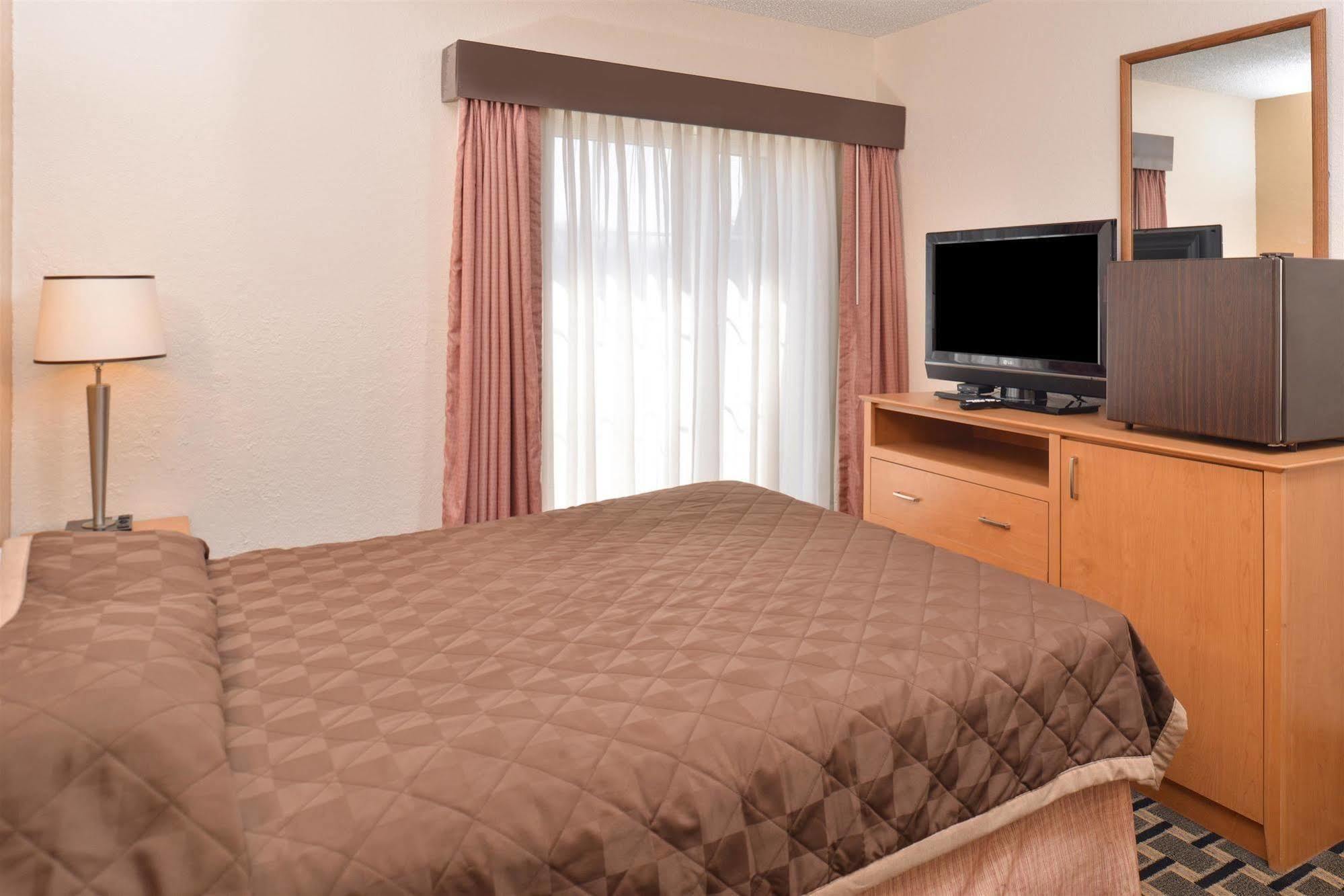 Americas Best Value Inn&Suites St. Cloud Saint Cloud Extérieur photo