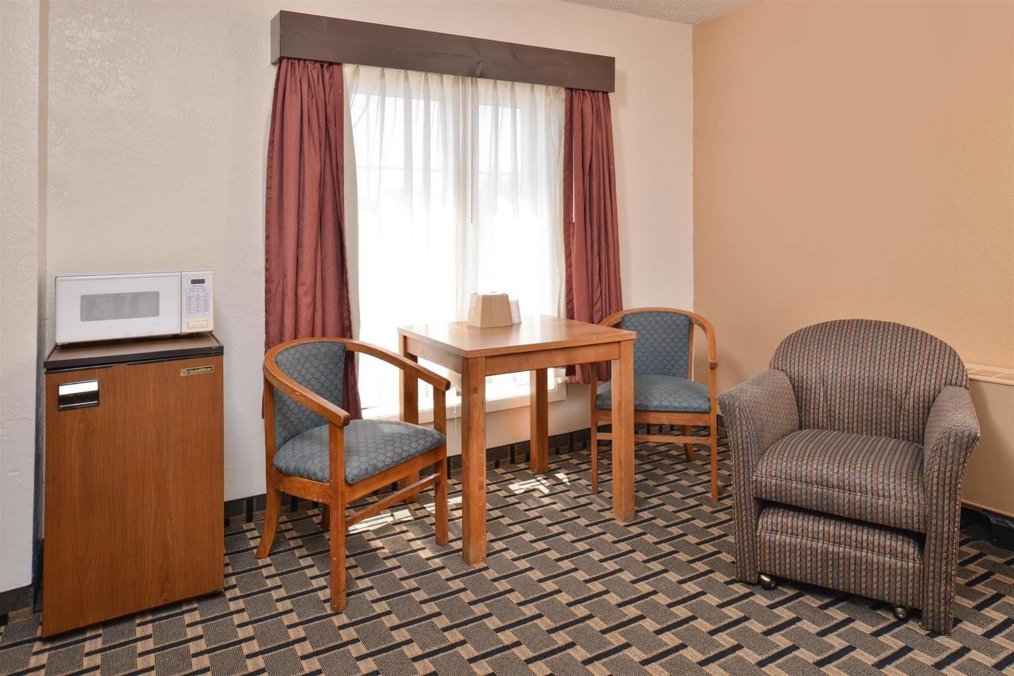 Americas Best Value Inn&Suites St. Cloud Saint Cloud Extérieur photo