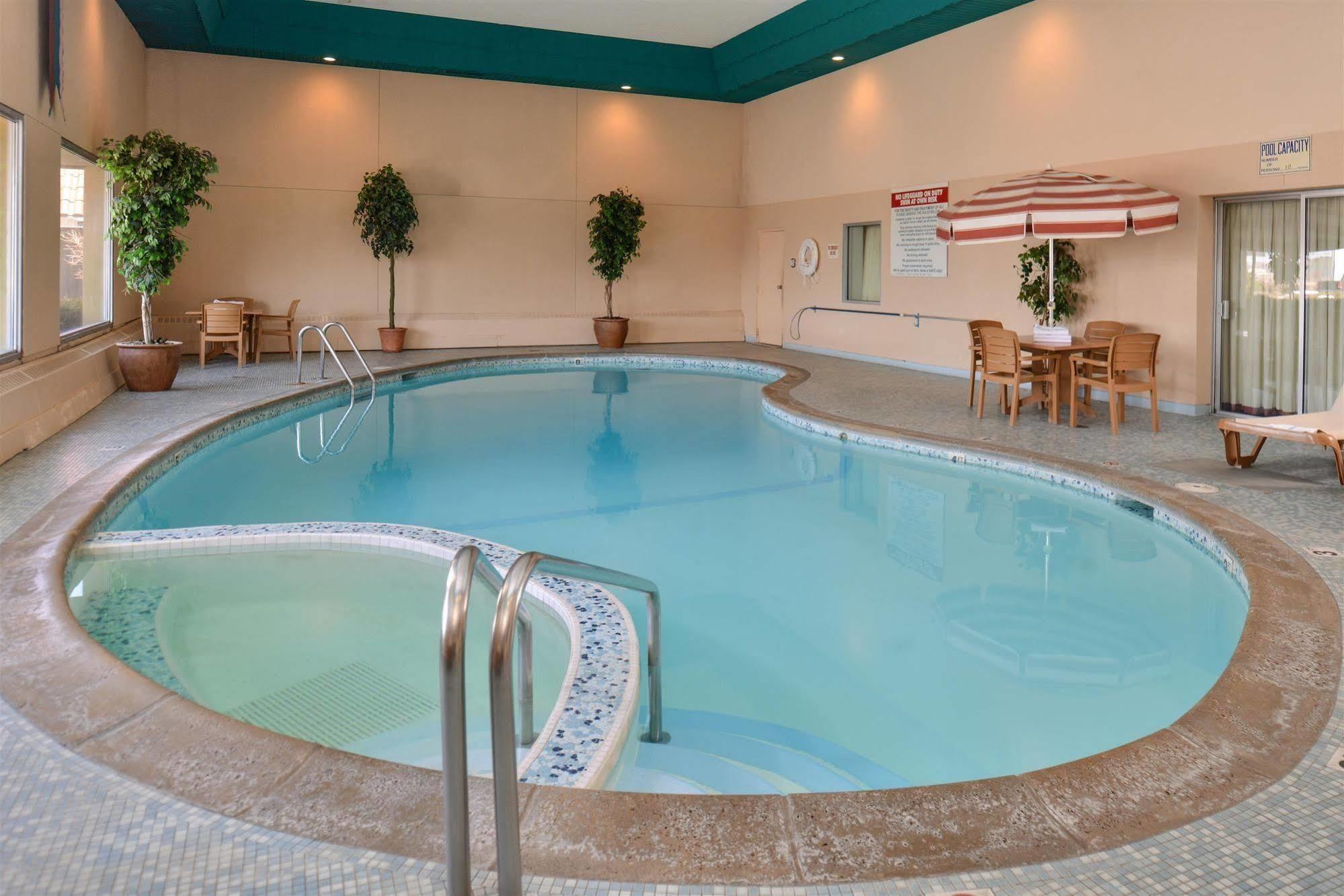 Americas Best Value Inn&Suites St. Cloud Saint Cloud Extérieur photo